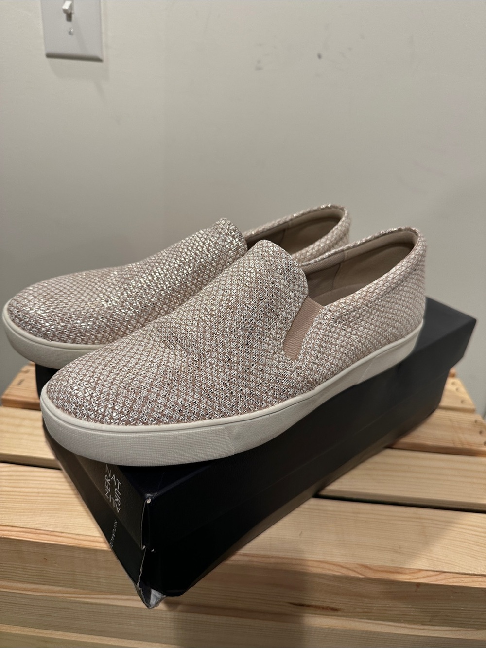 Naturalizer Marianne Slip-On Sneakers in Light Beige Glitter - 8